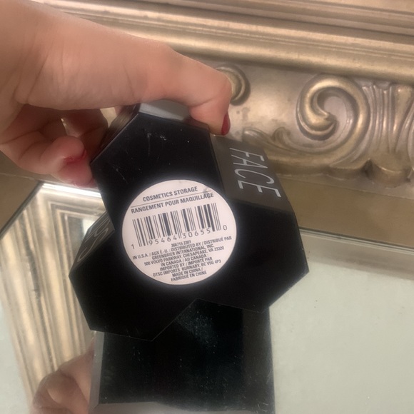 Cosmetics storage. NWT!!!! - Picture 4 of 4